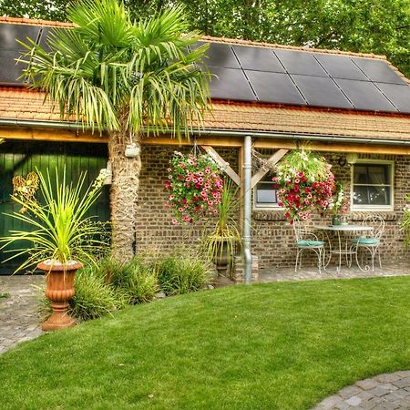 Bed And Breakfast Piekoo Belloo Weert Bagian luar foto