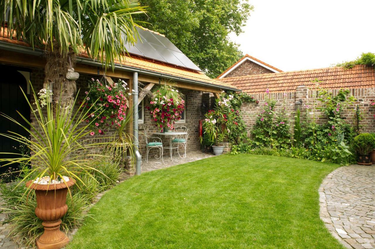 Bed And Breakfast Piekoo Belloo Weert Bagian luar foto
