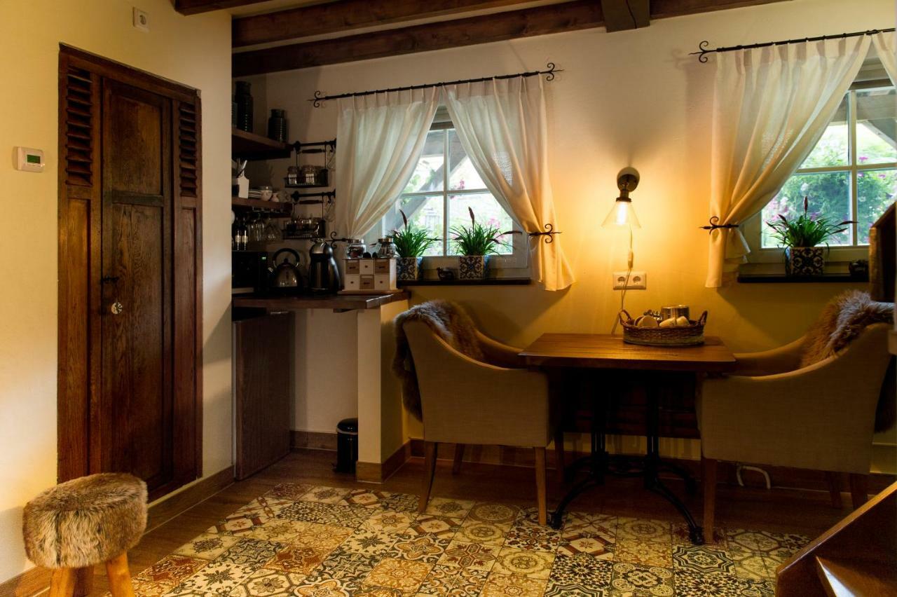 Bed And Breakfast Piekoo Belloo Weert Bagian luar foto